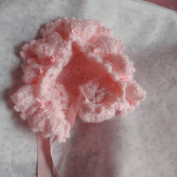 handmade crochet pink baby bonnet hat. very soft. - Picture 4 of 4